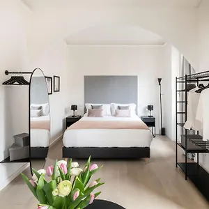https://easylife-suite-in-porta-venezia.it-lombardy.com
